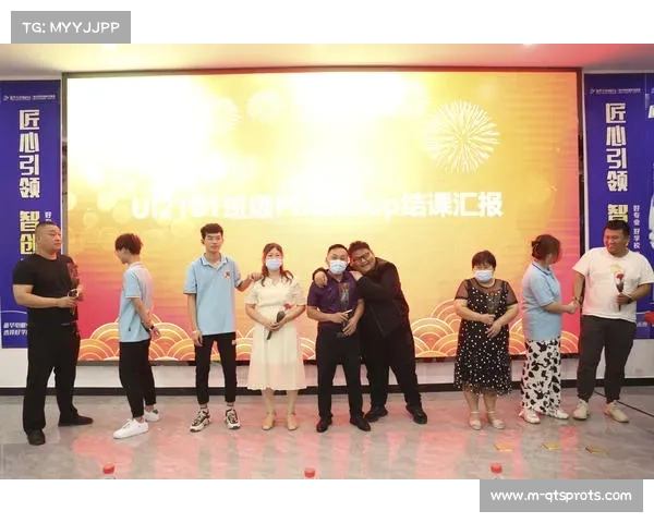 冠军进校园活动展示基本腿法,学生踊跃参与互动